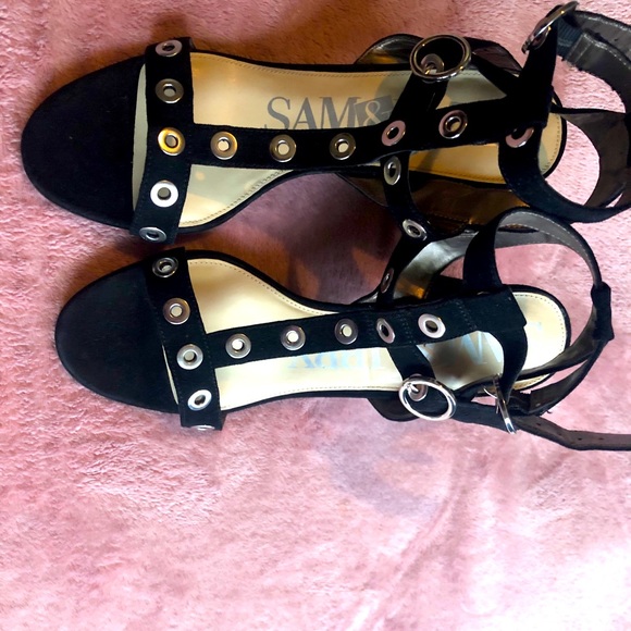 NEW! Black open toe block heel - Picture 1 of 2